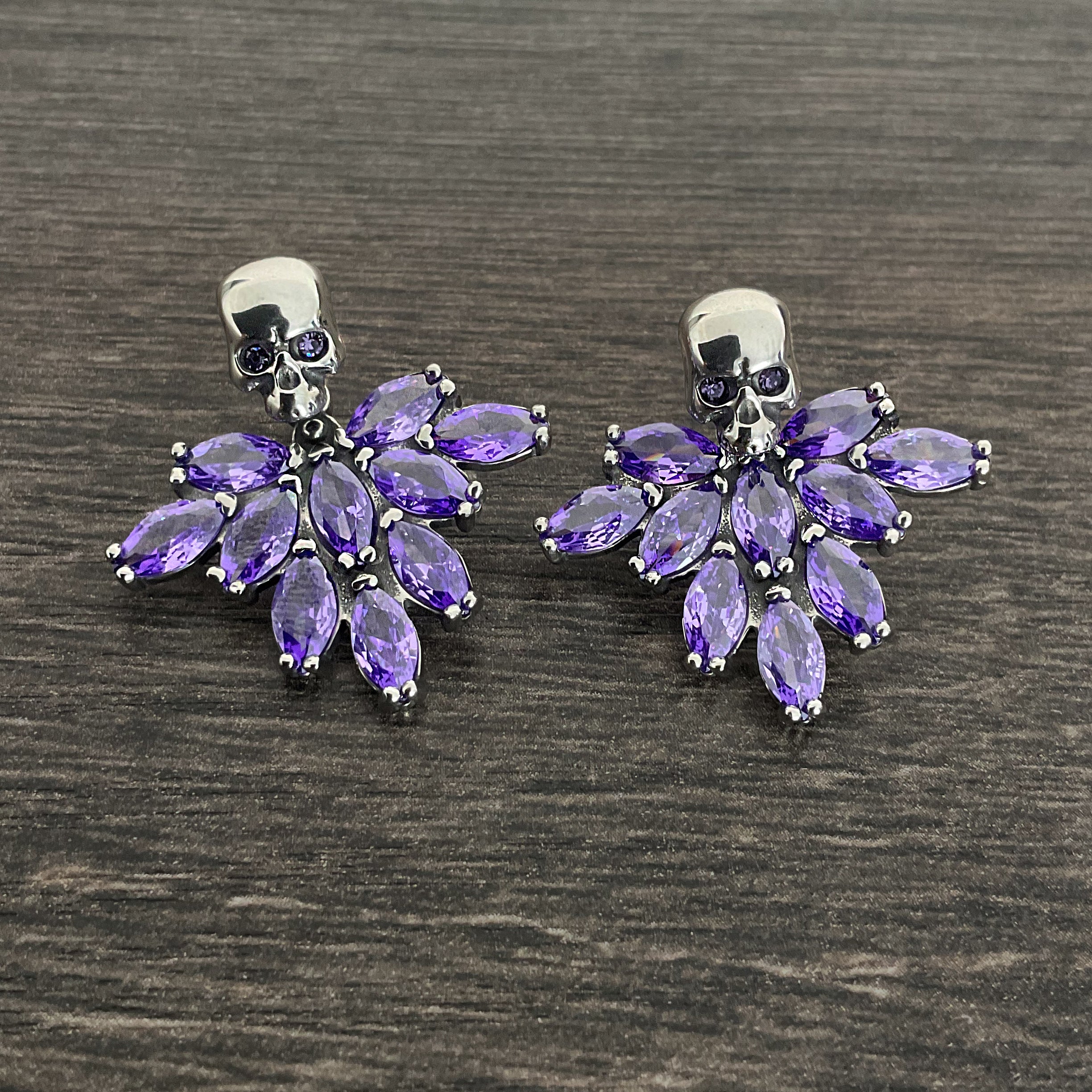 Skull and Crystals ear jacket in Blue