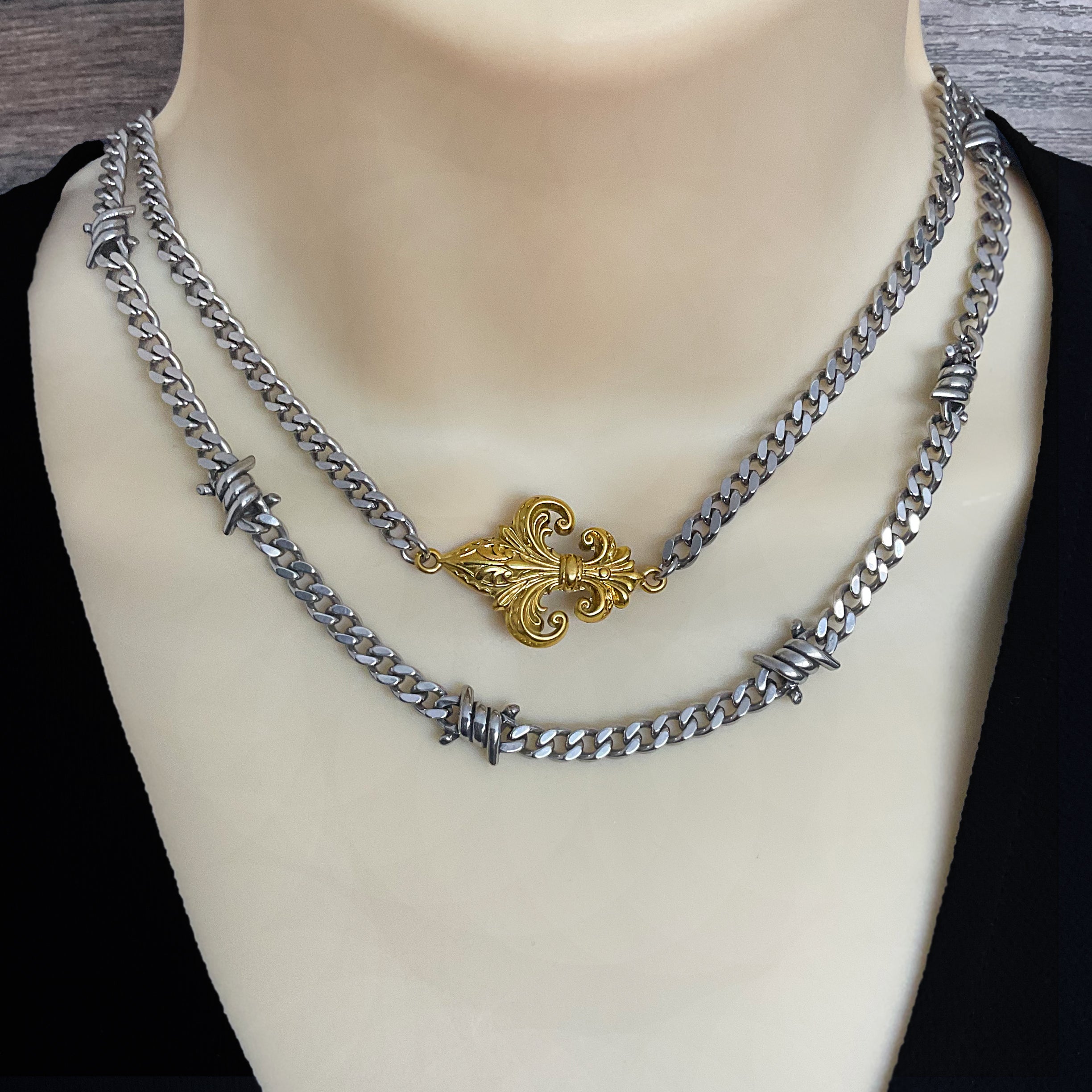 Fleur-de-lis two tonal necklace