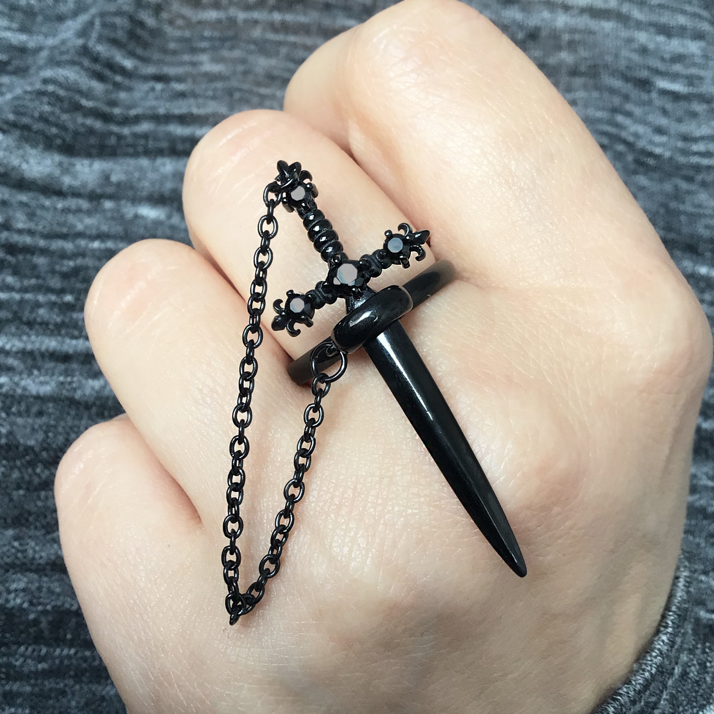 Fleur Sword ring Black on Black