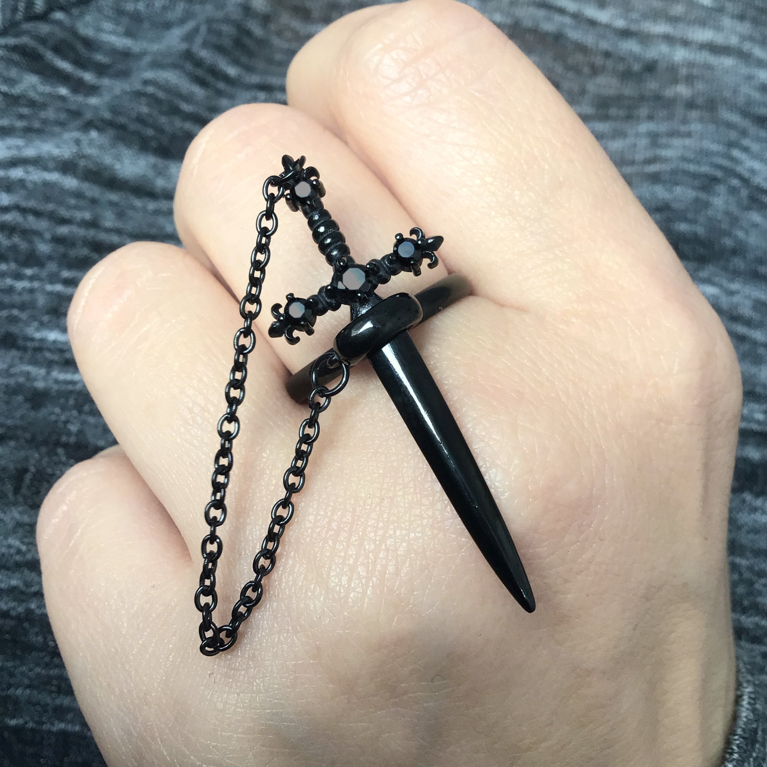 Fleur Sword ring Black on Black