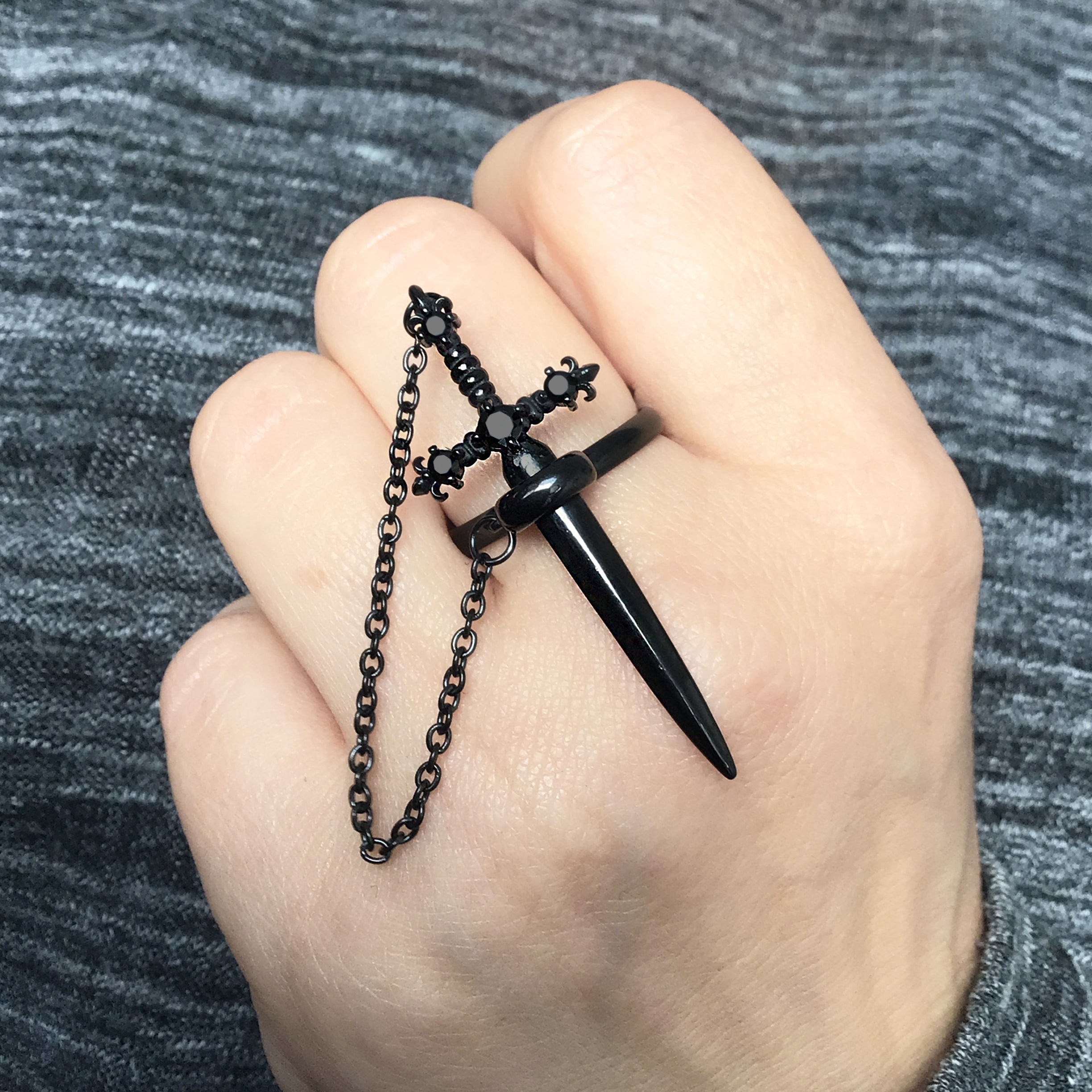 Fleur Sword ring Black on Black