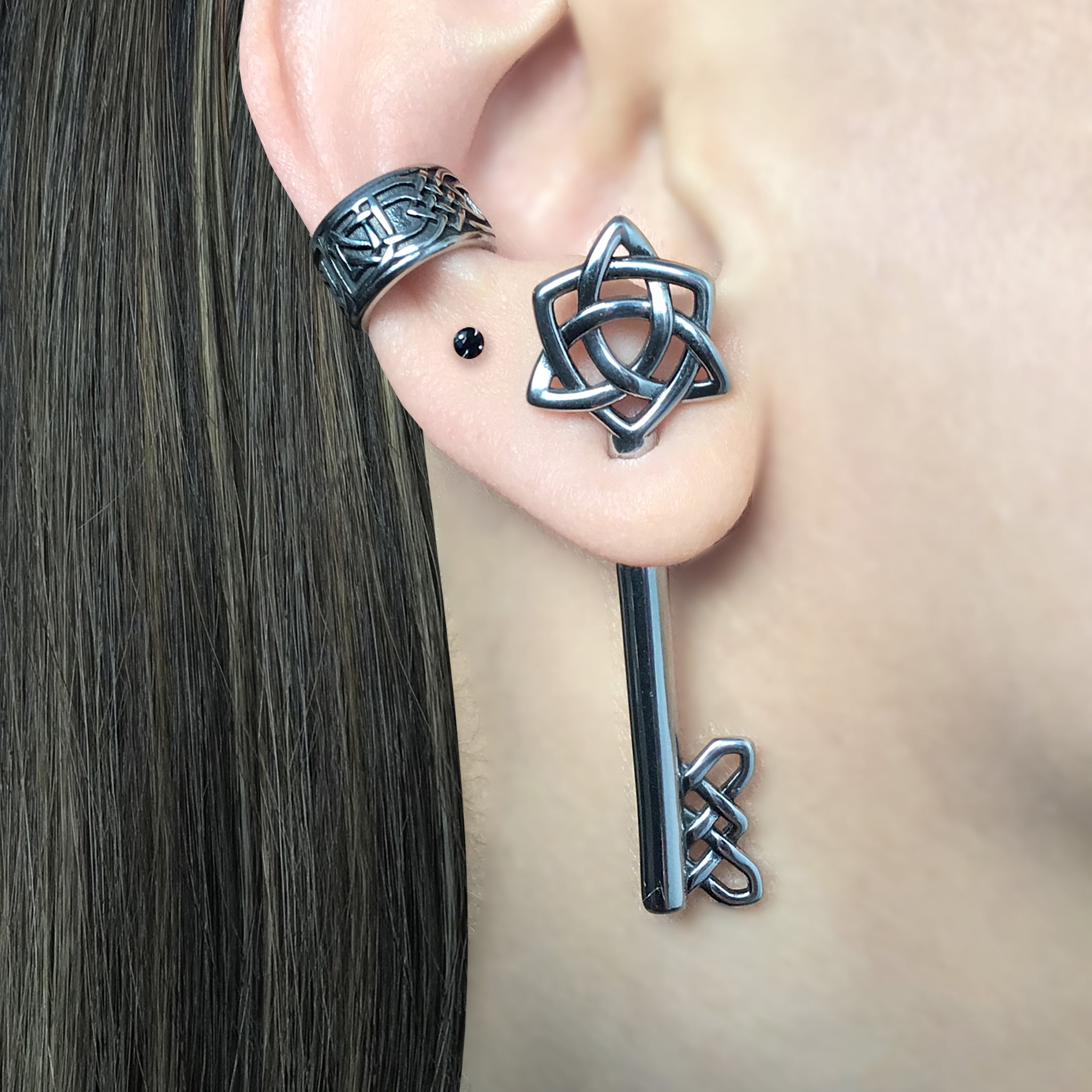 Celtic Key ear jacket in Black