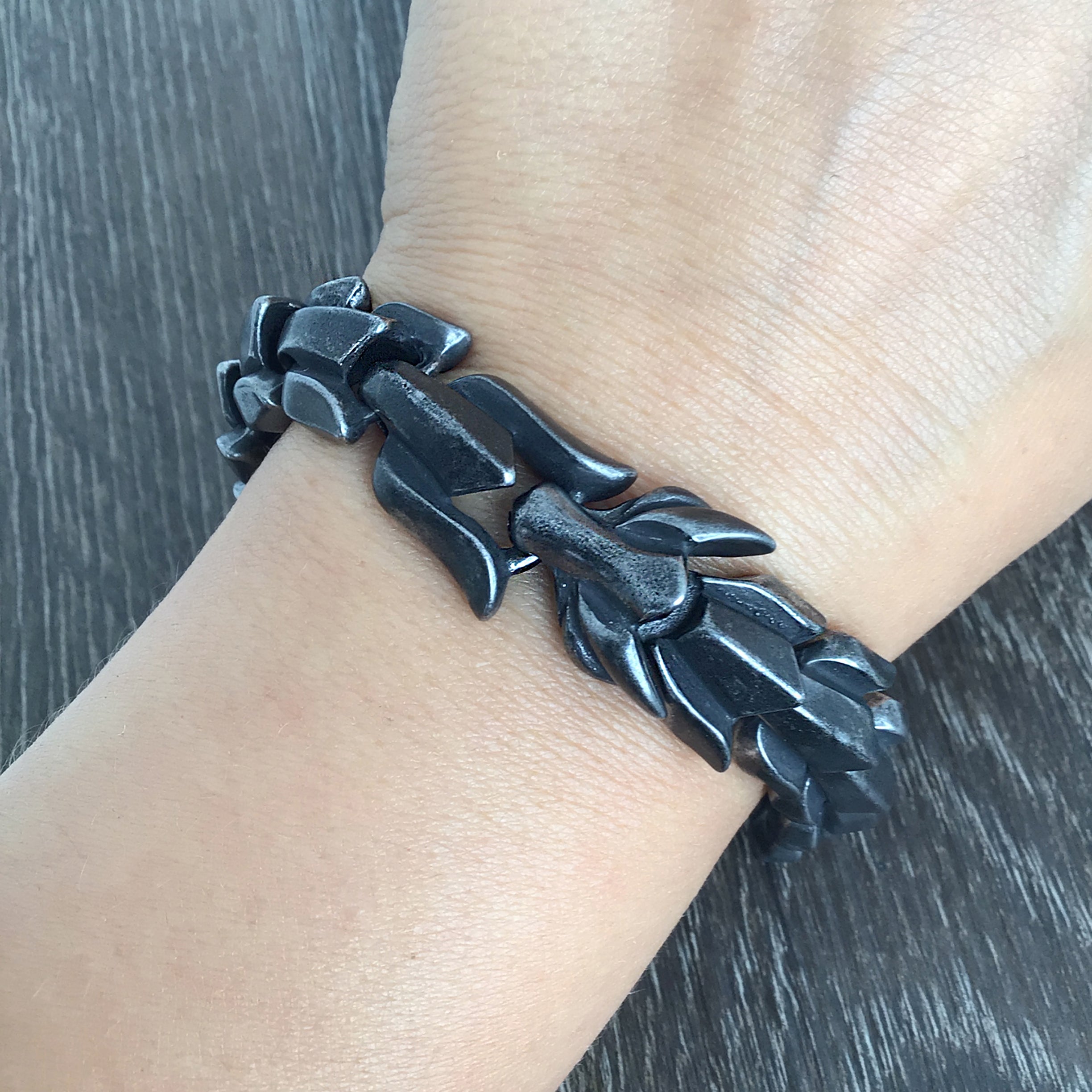 Dragon scale bracelet in Gunmetal