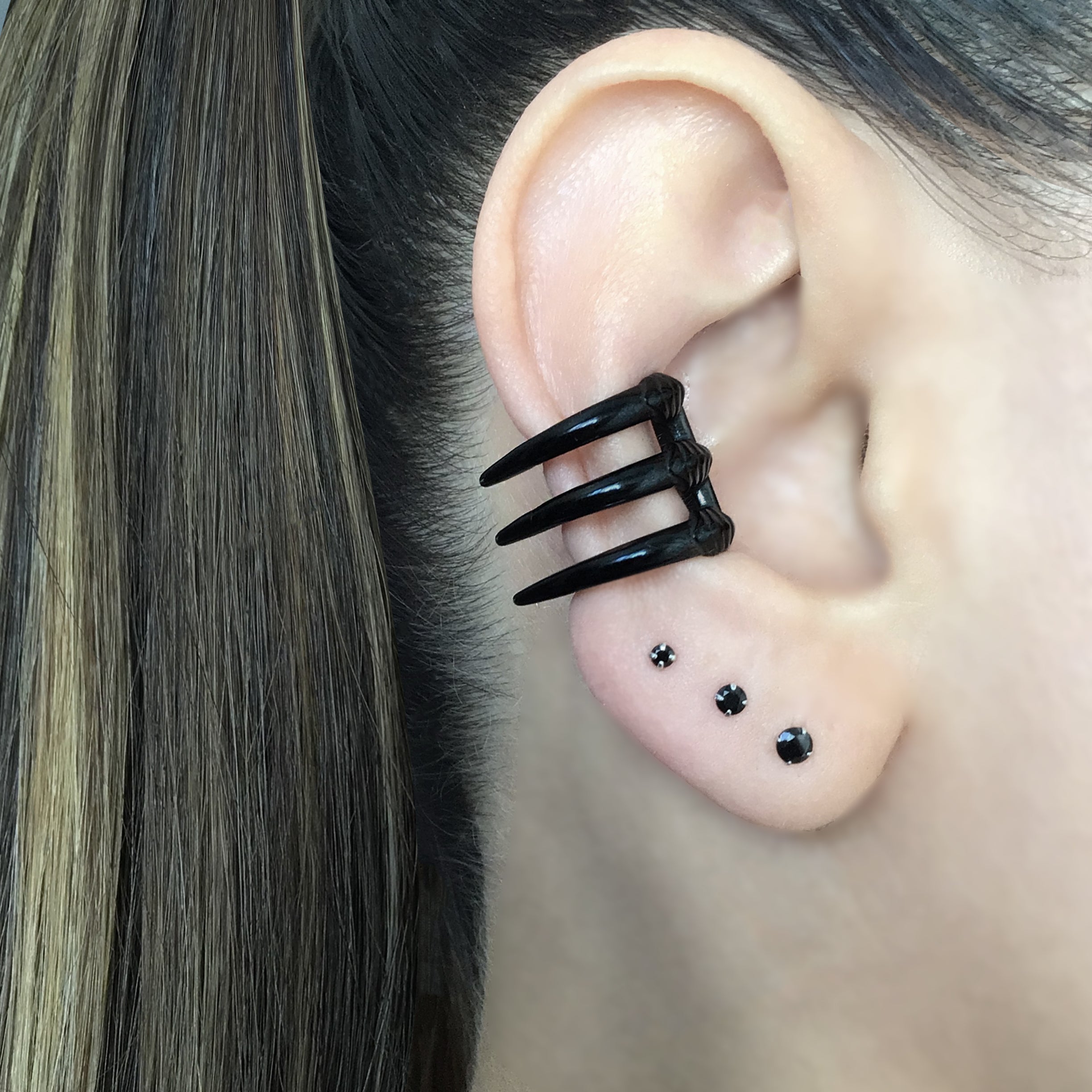 Three Claws ear cuff no piercing in Black