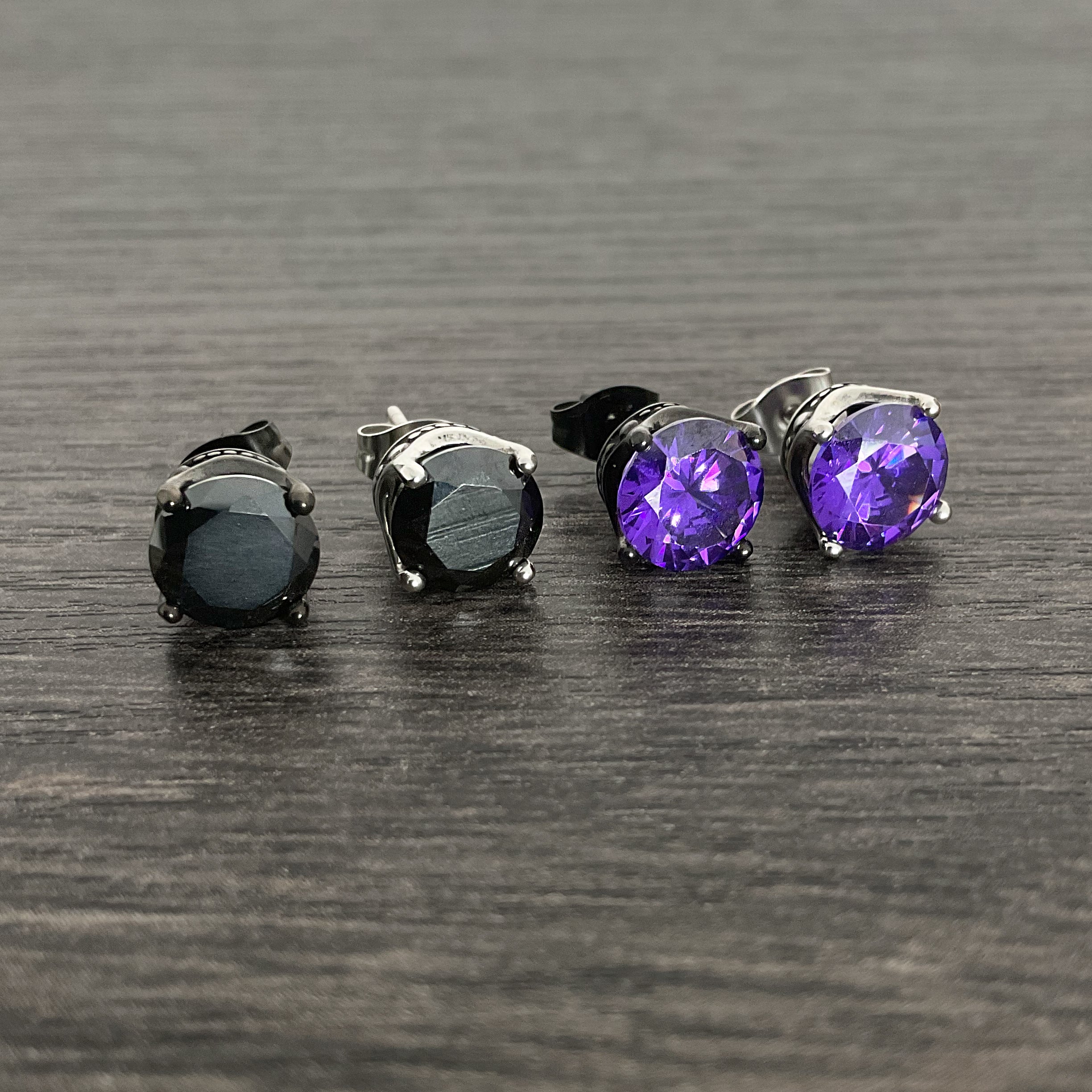 Stud earrings in crown setting