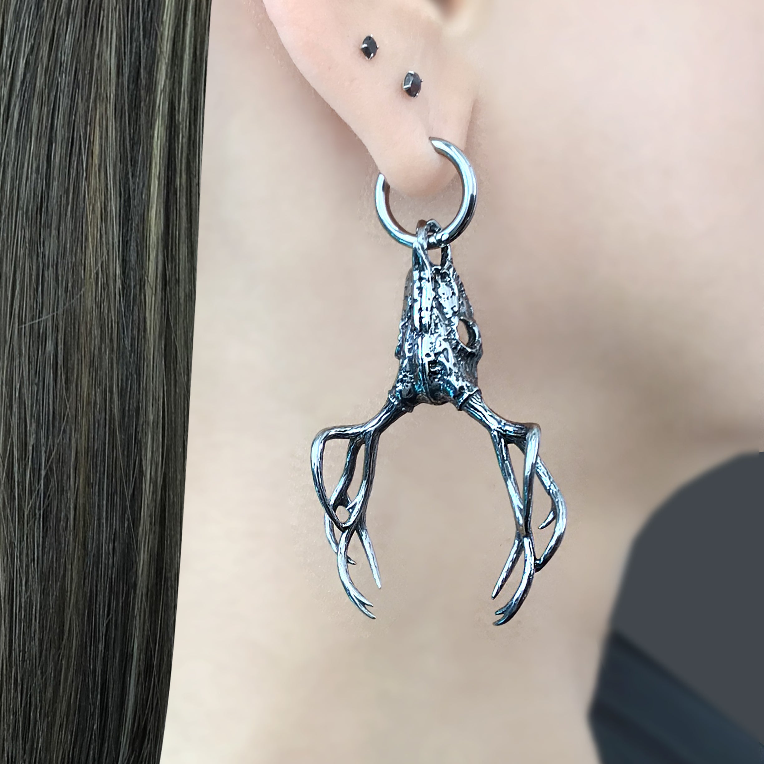 Deer skull with antlers hoops in Silver