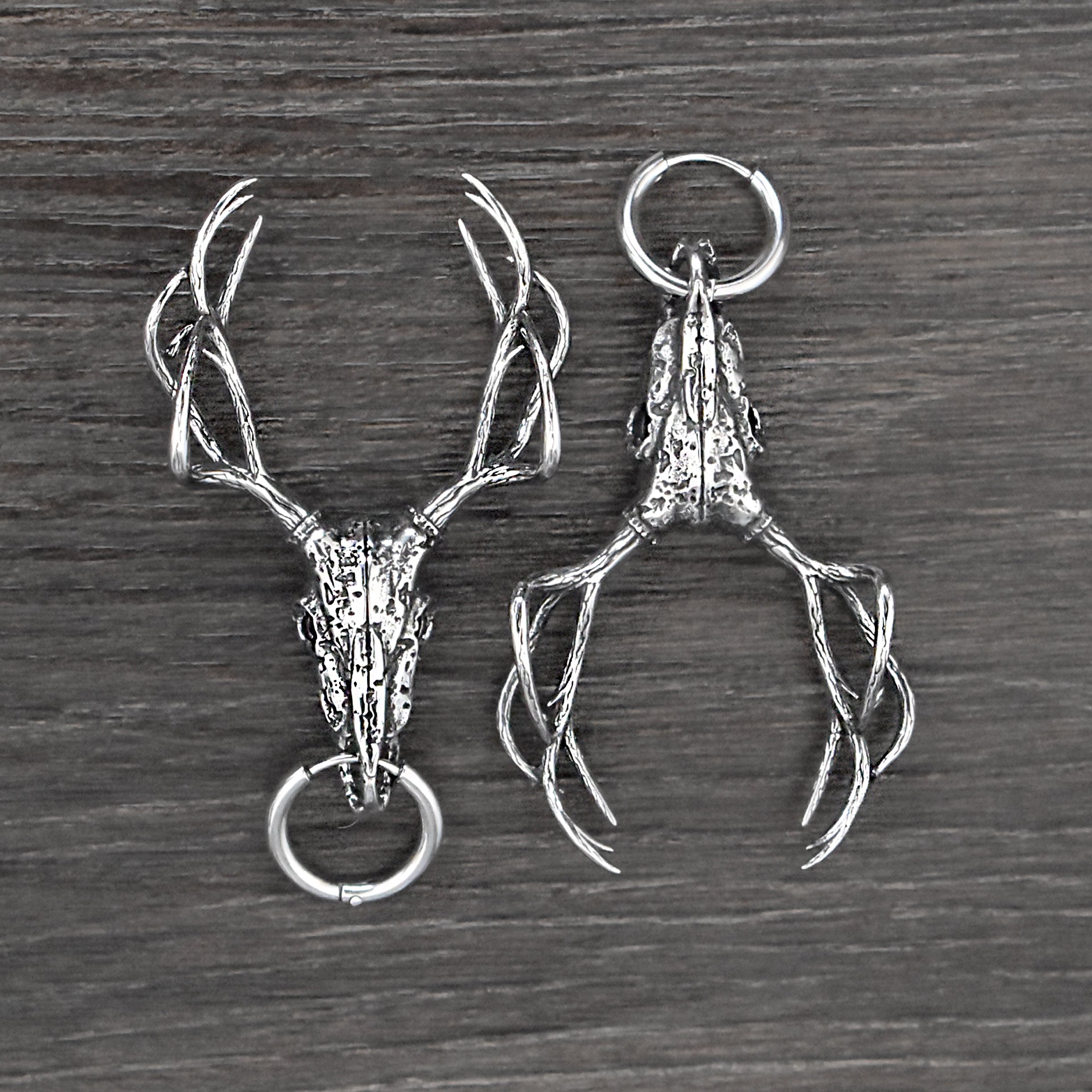 Deer skull with antlers hoops