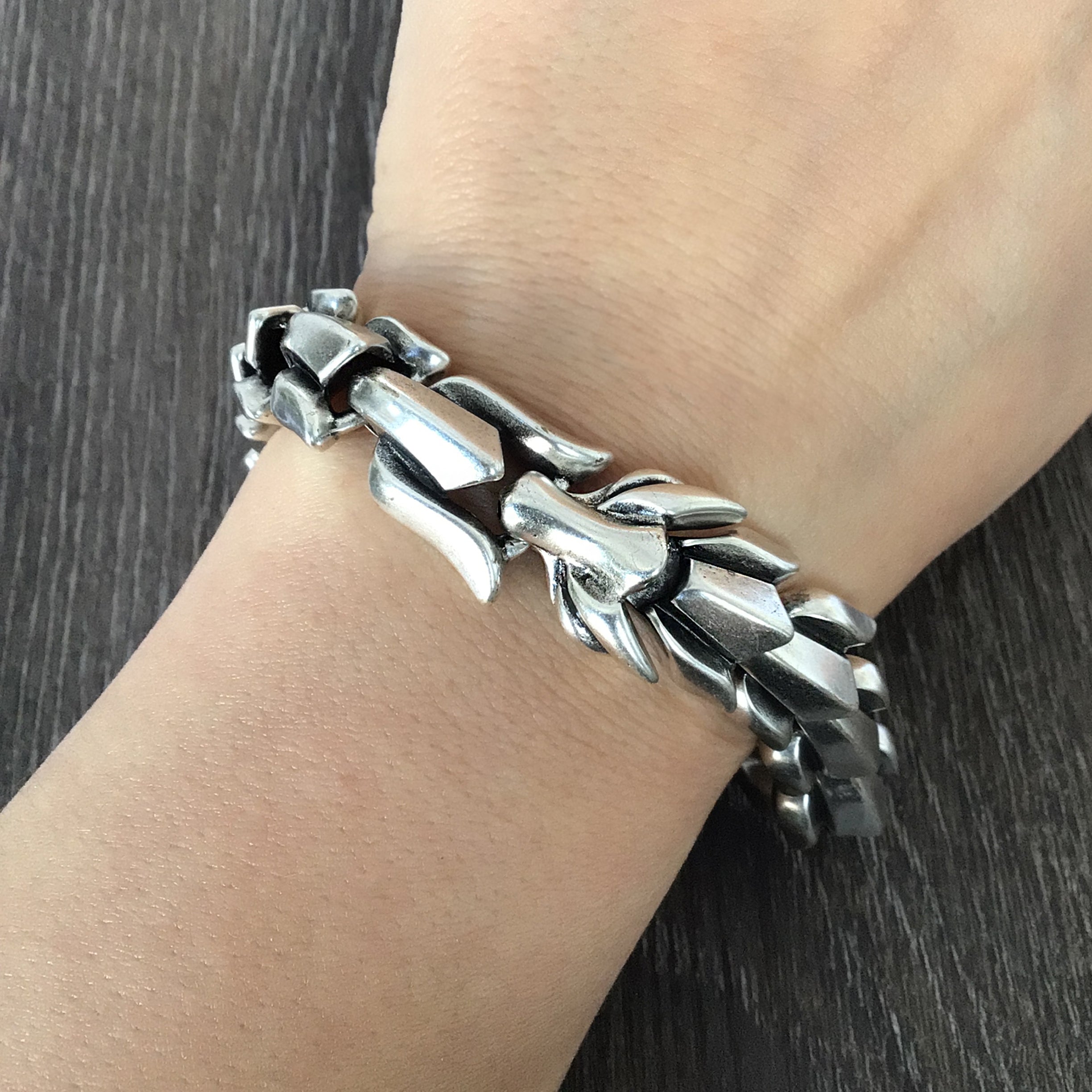 Dragon scale bracelet in Silver