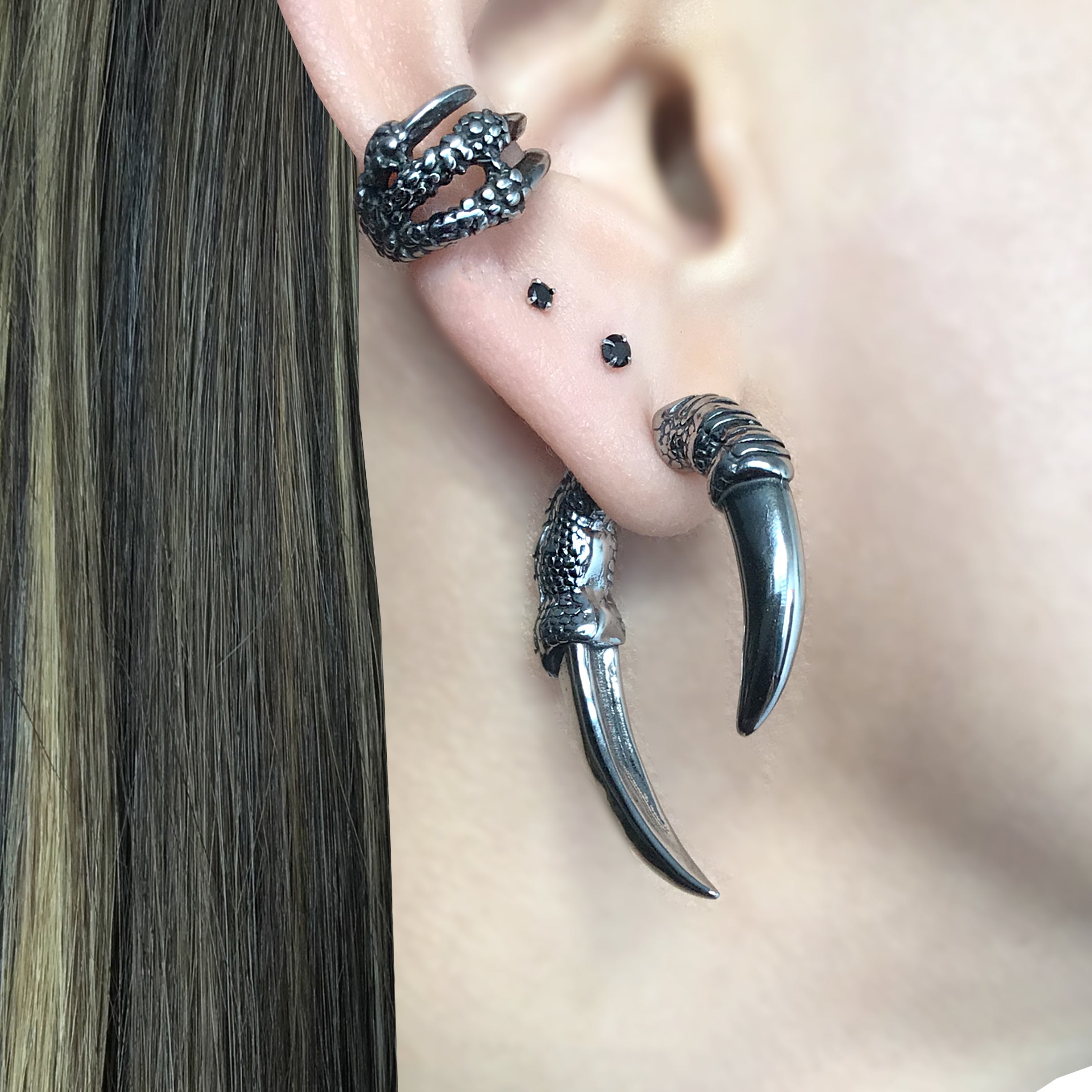 Dragon claw front back earring