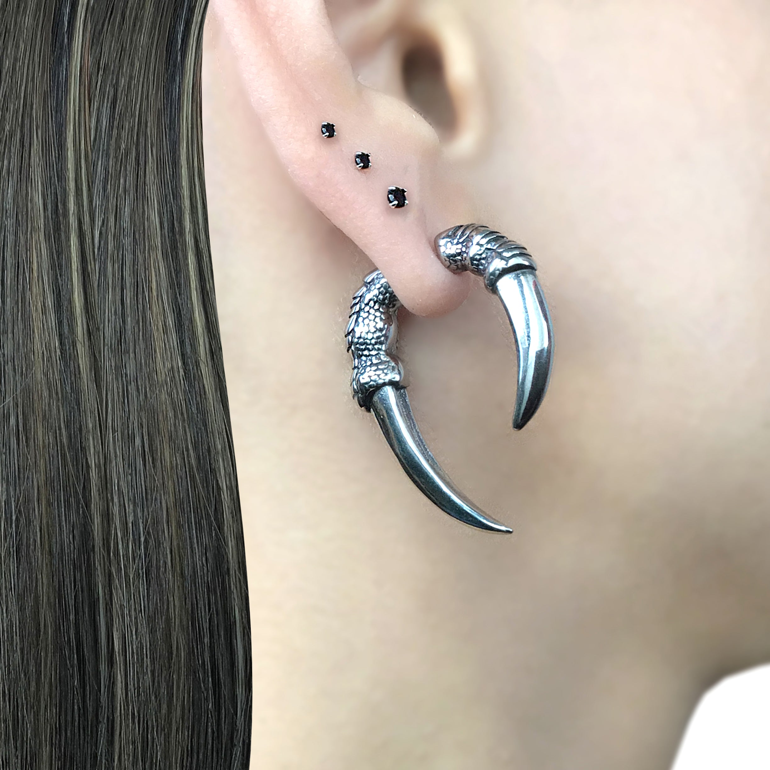 Dragon claw front back earring