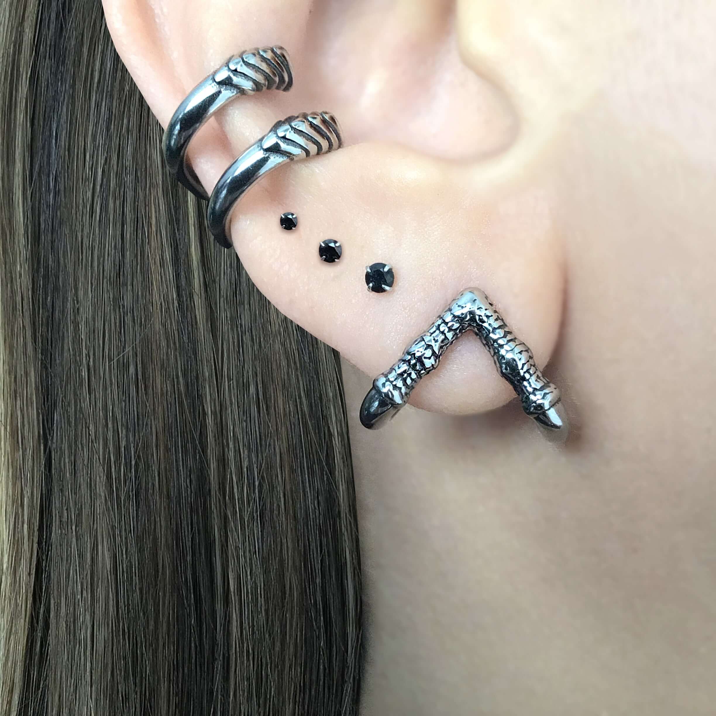 Dragon claws hook studs