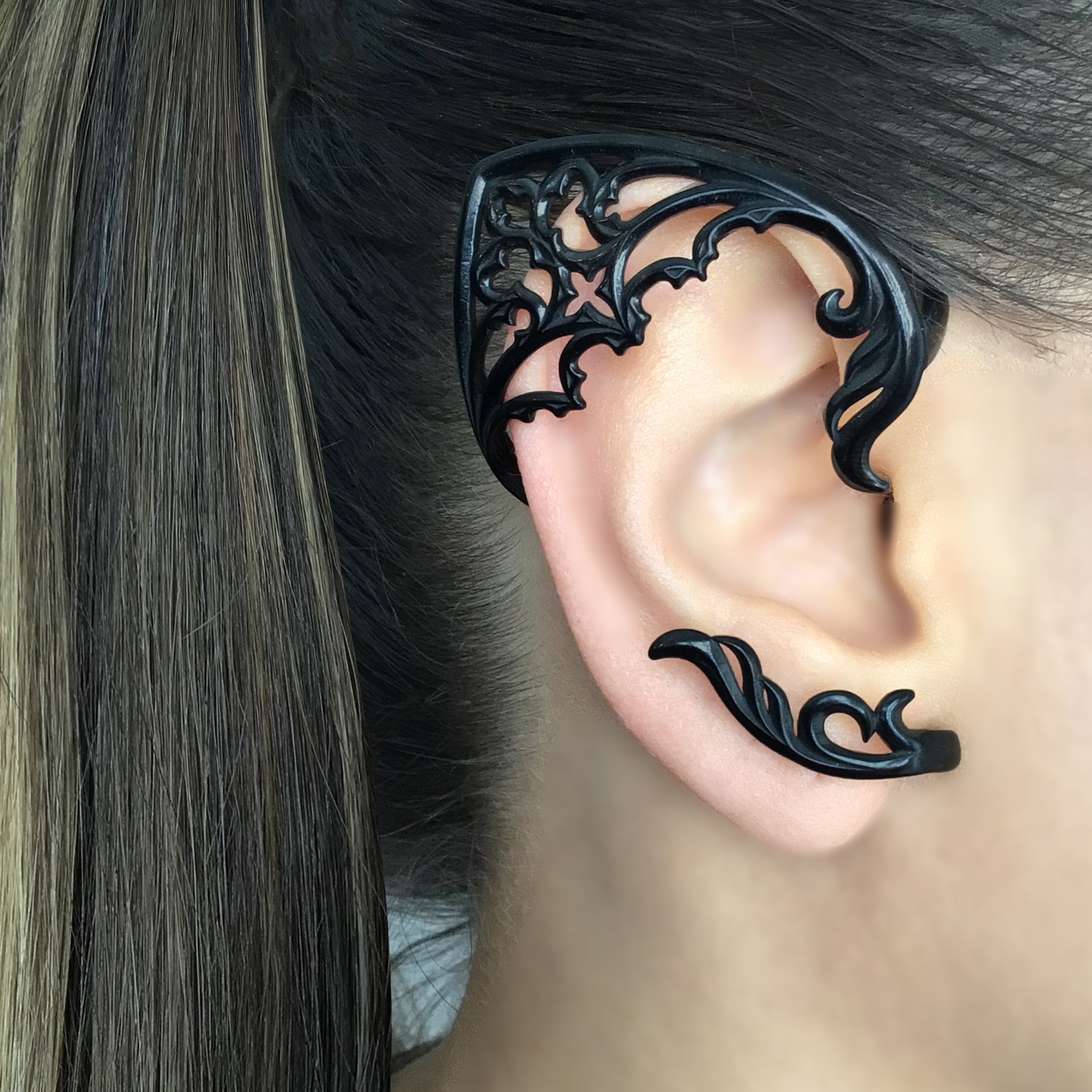 Gothic Elf ear cuff no piercing in Gold