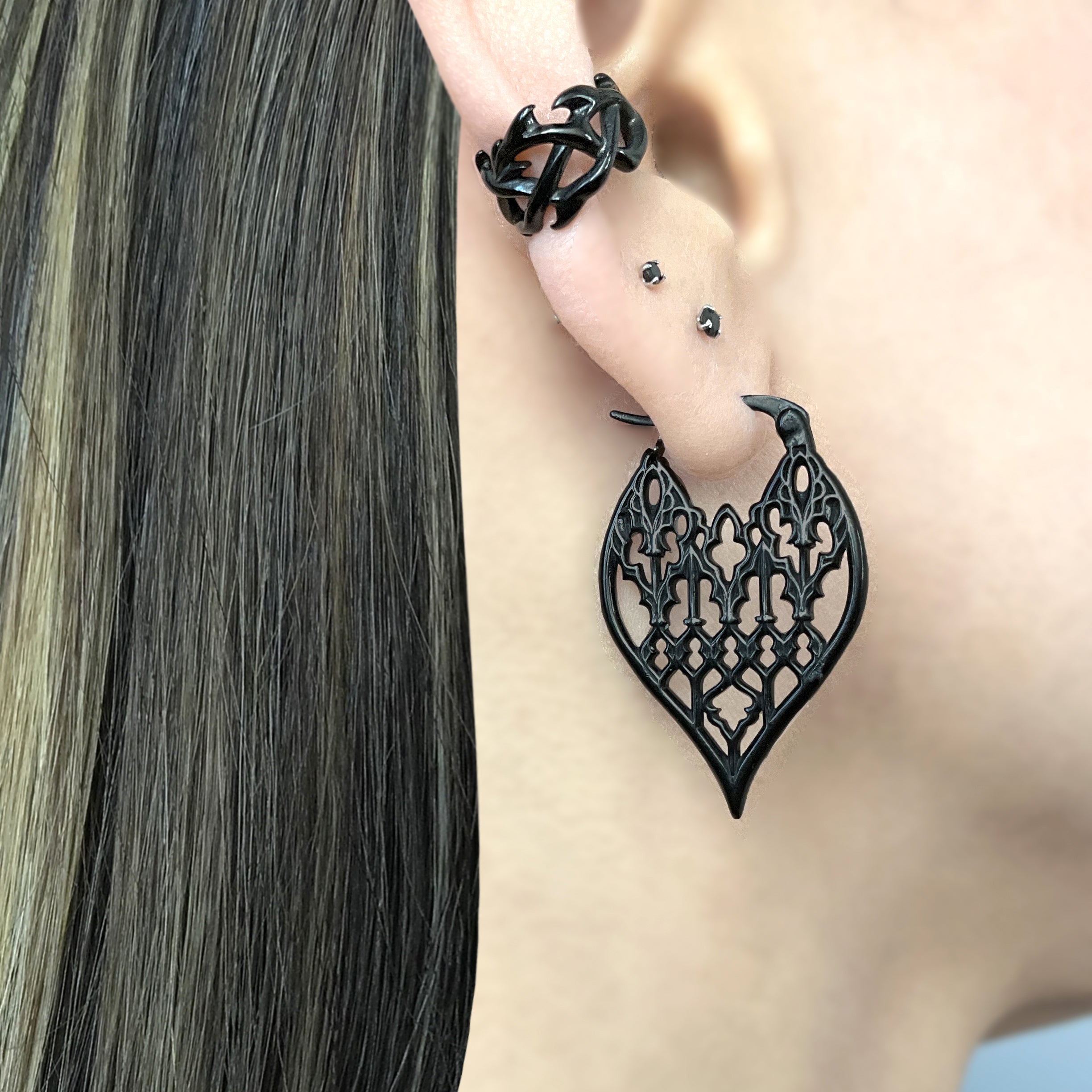 Gothic Cathedral hoop earrings in Black