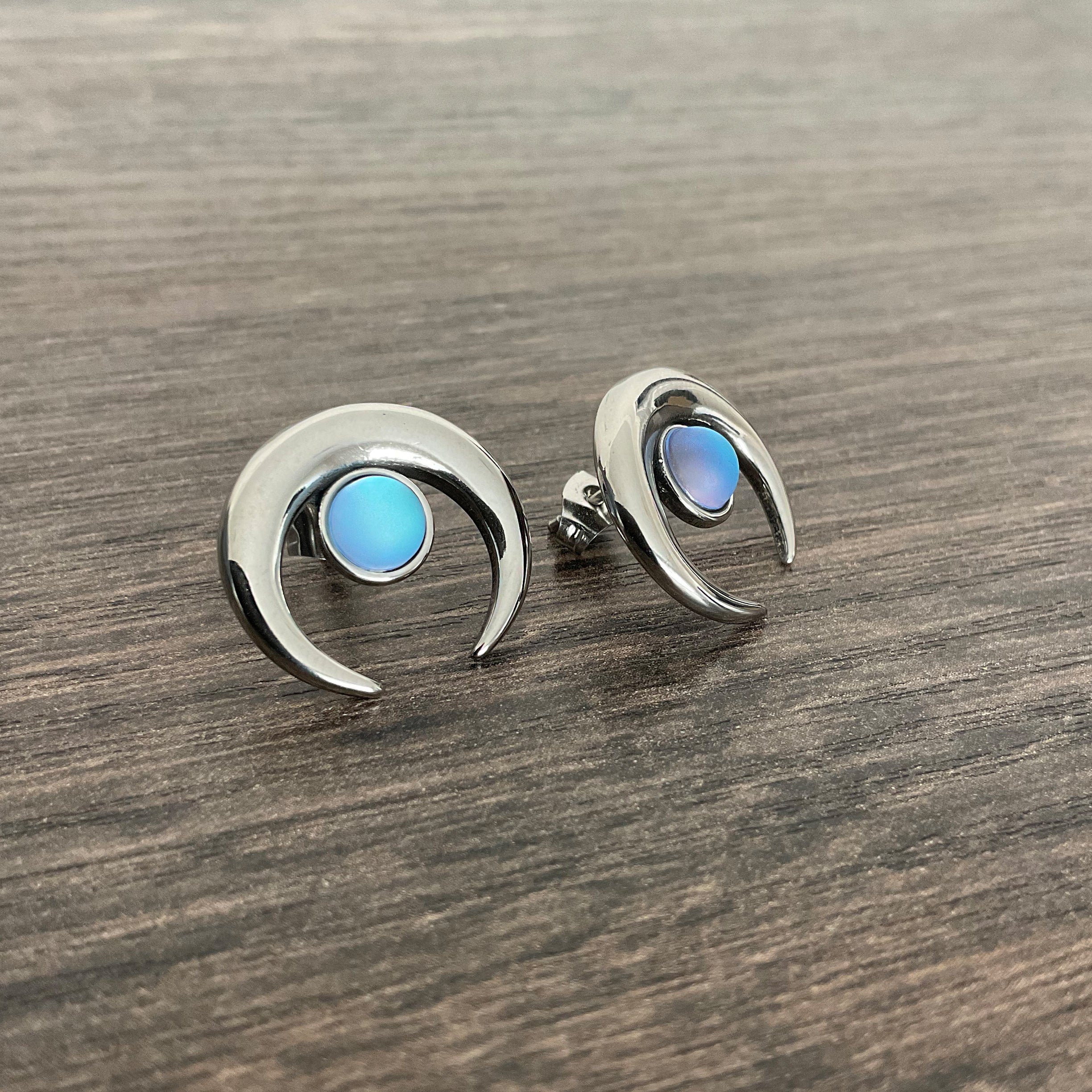 Moon stud earrings with Blue stone