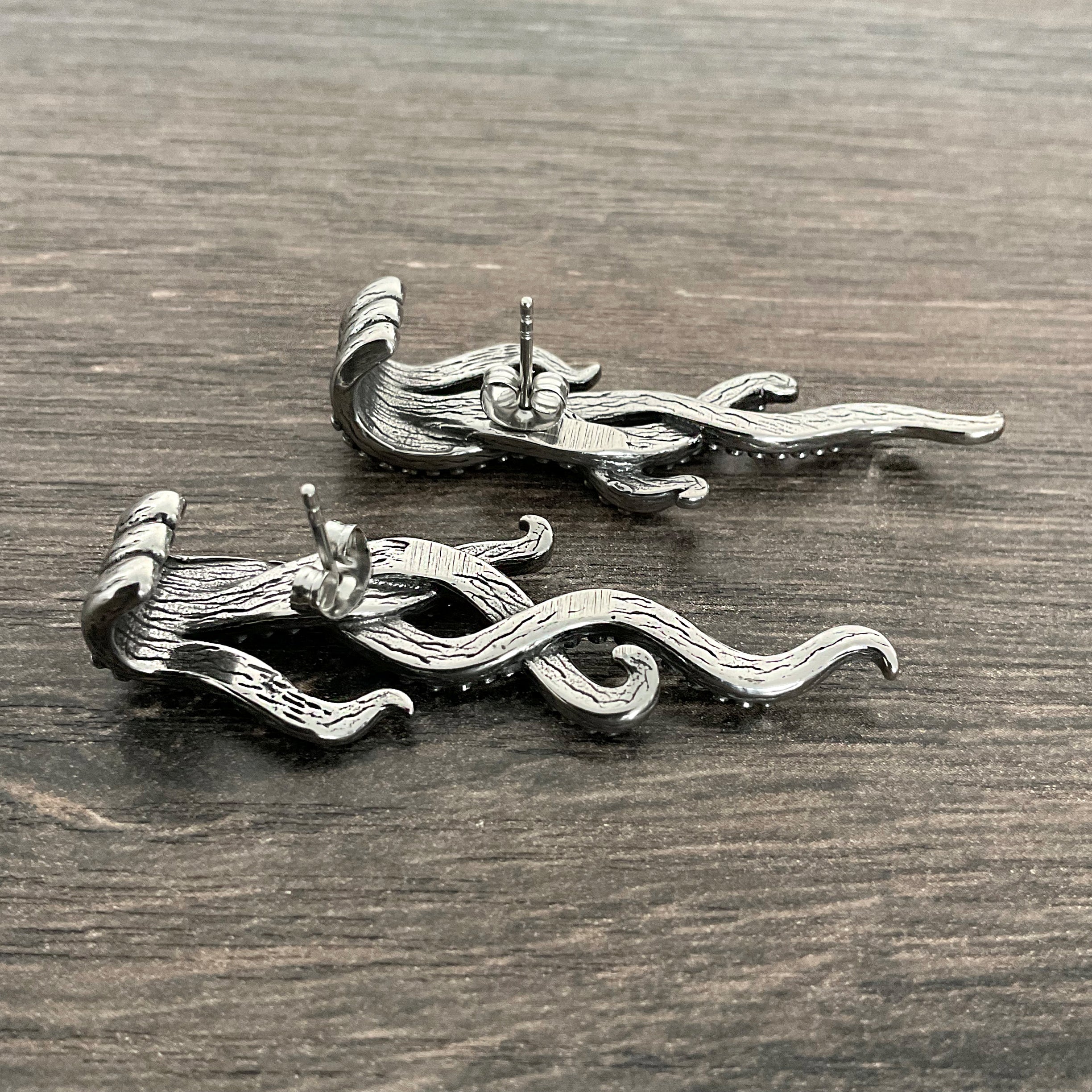 Octopus Ear hook earrings in Silver