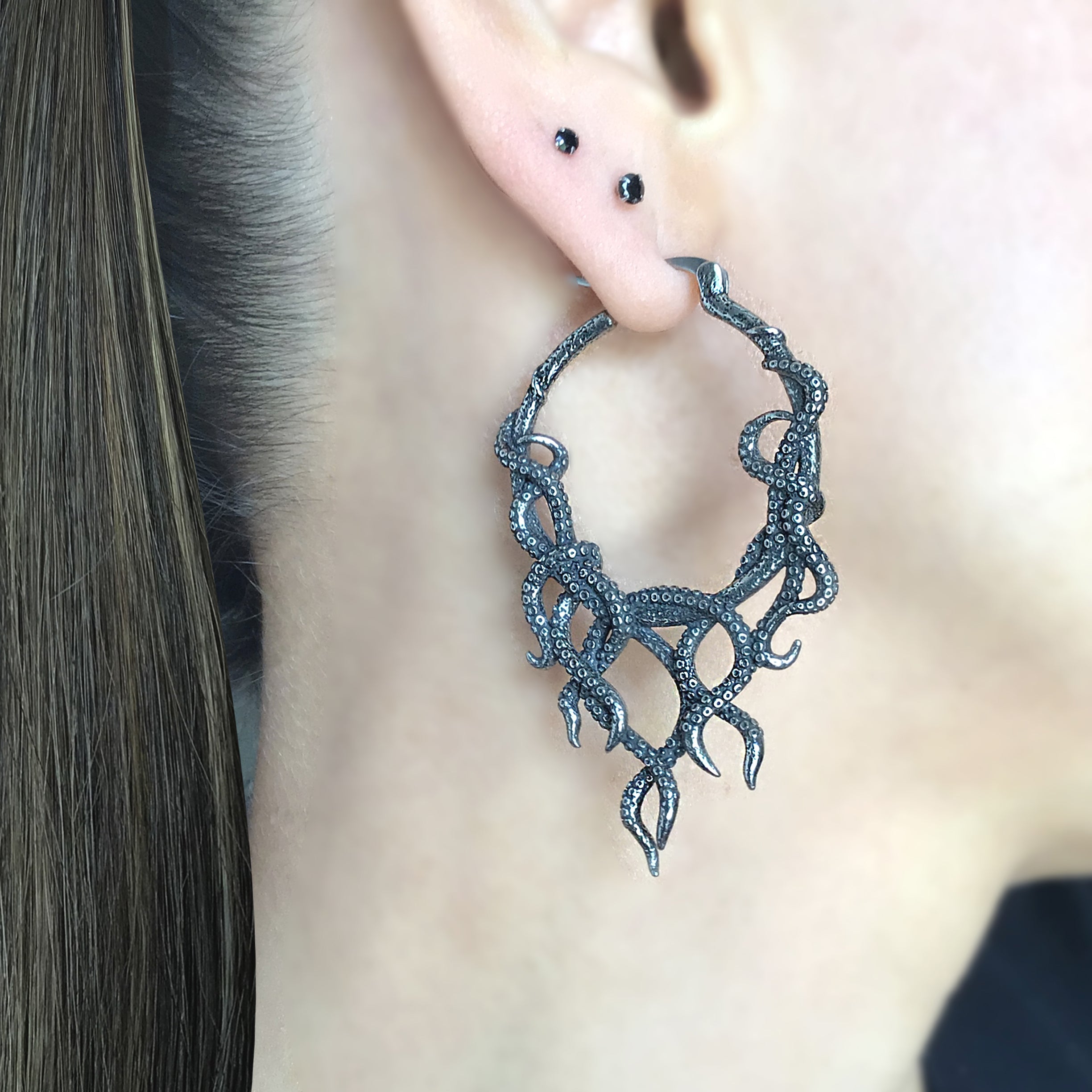 Octopus hoop earrings in Silver