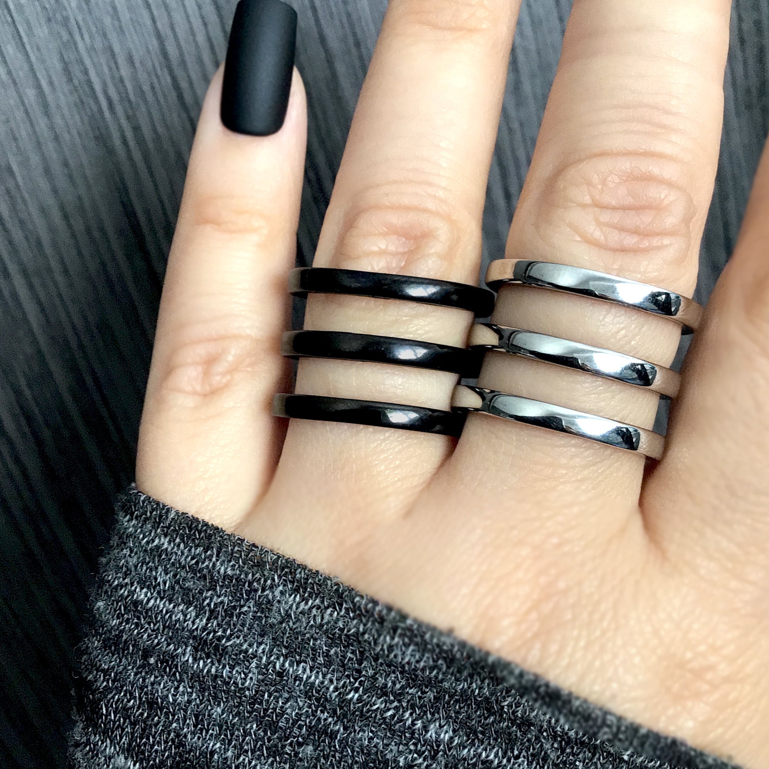 Triple row wide ring