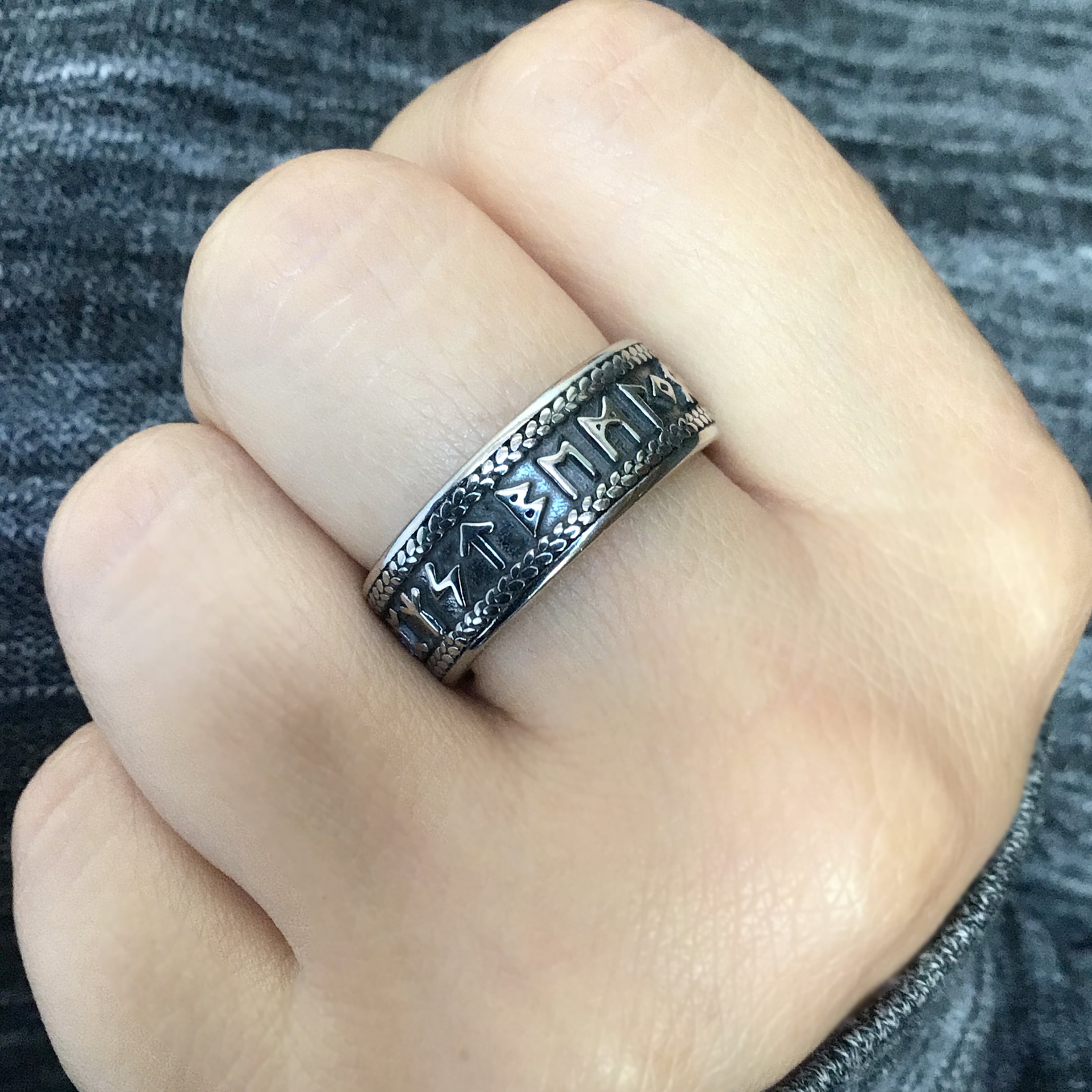 Runes ring