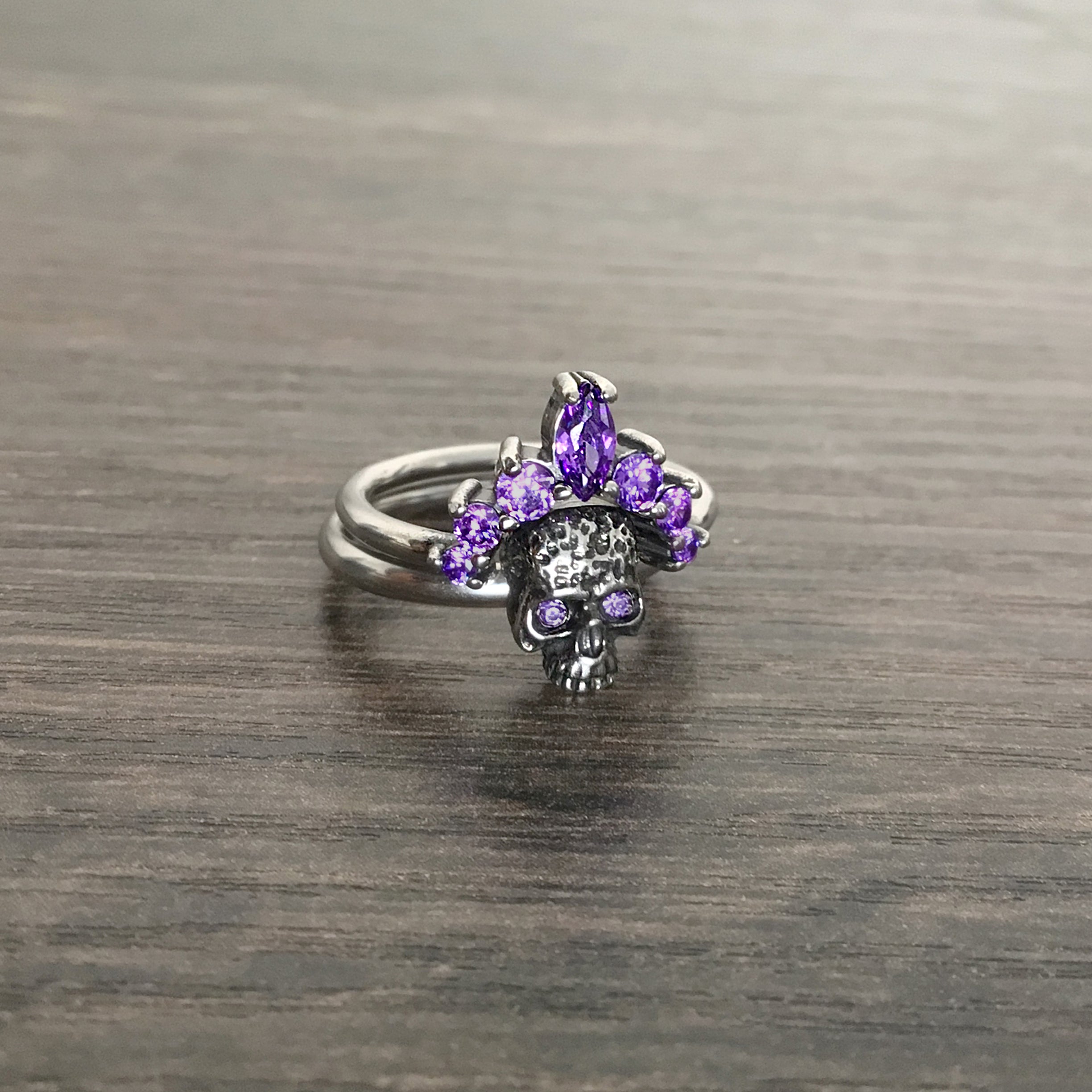 Skull with Halo 2 rings set