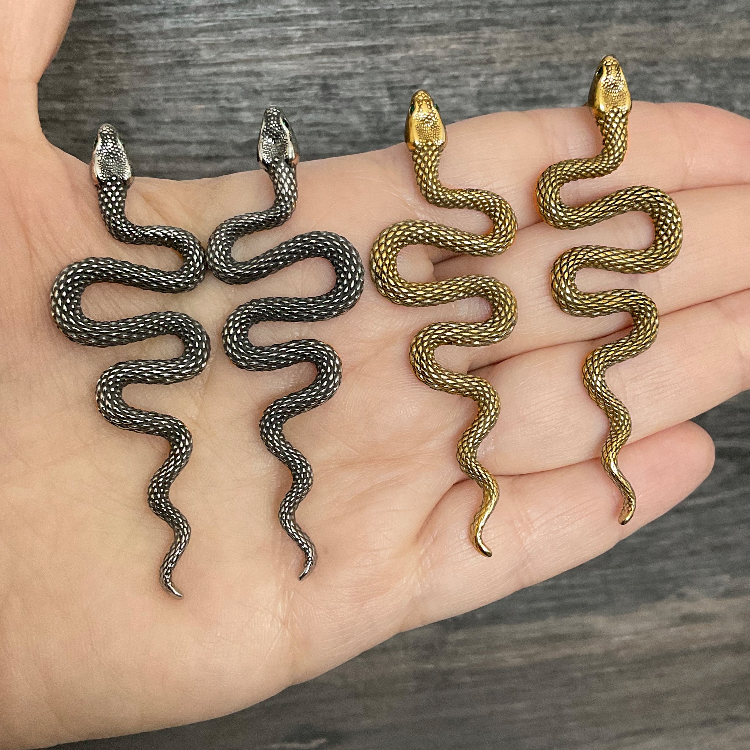 Long Snake earrings in Black