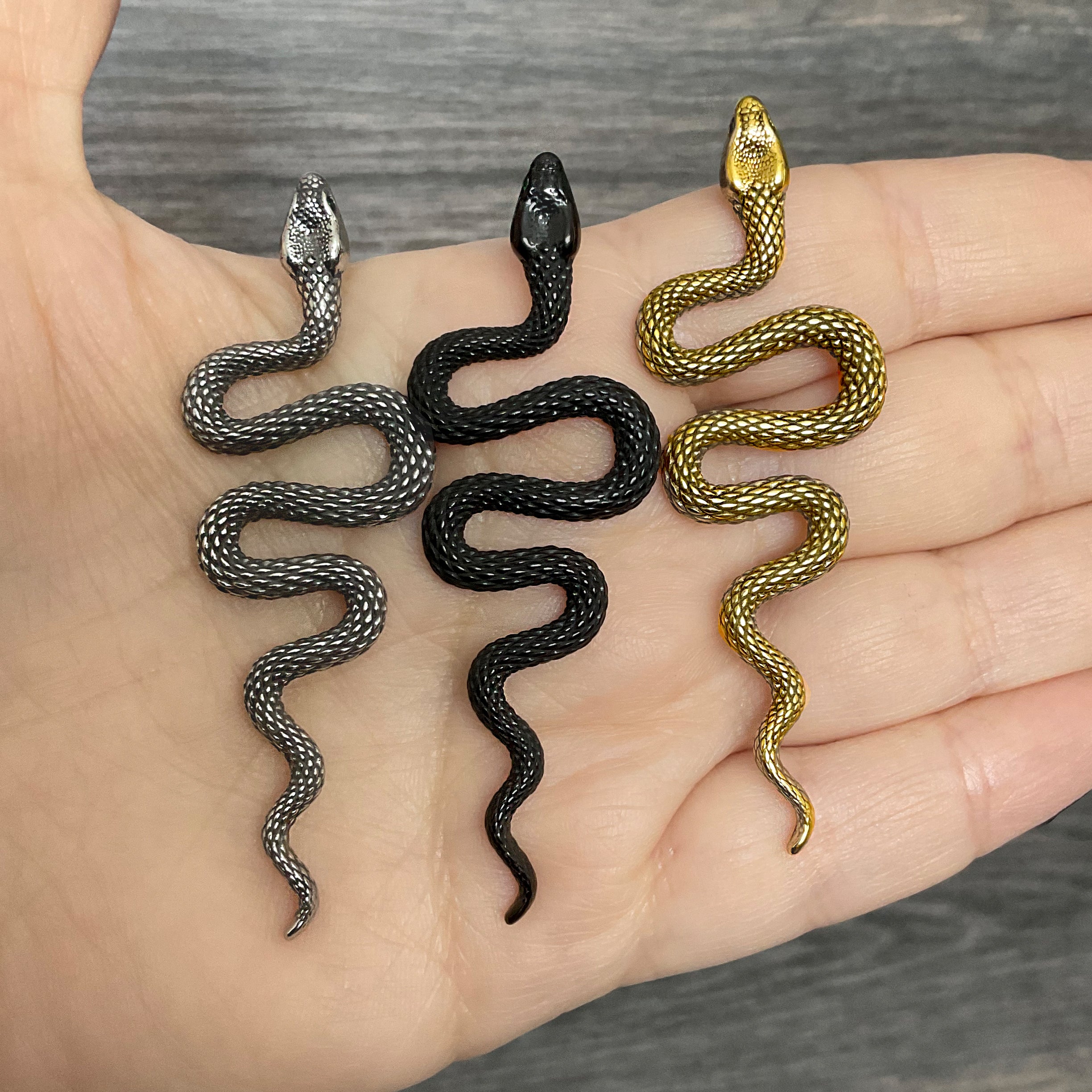 Long Snake earrings in Black