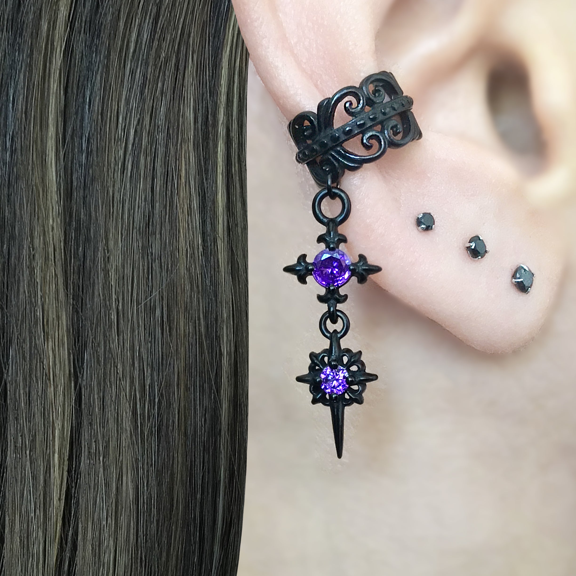 Starburst ear cuff in Black