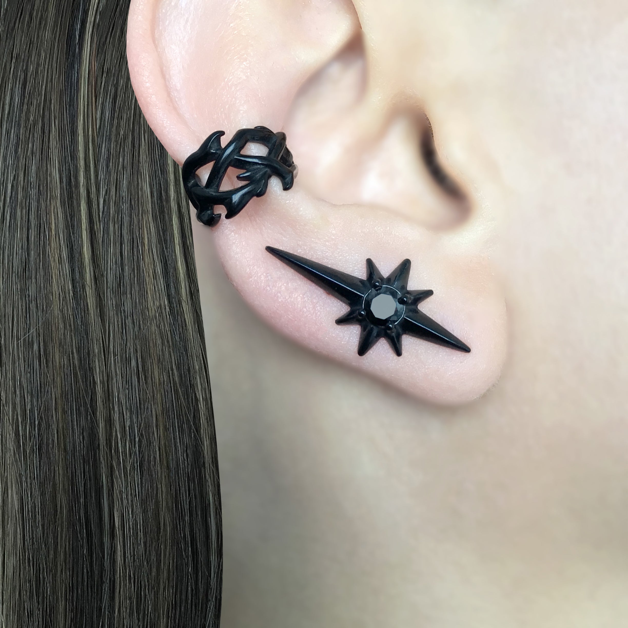 Thorns wide ear cuff no piercing