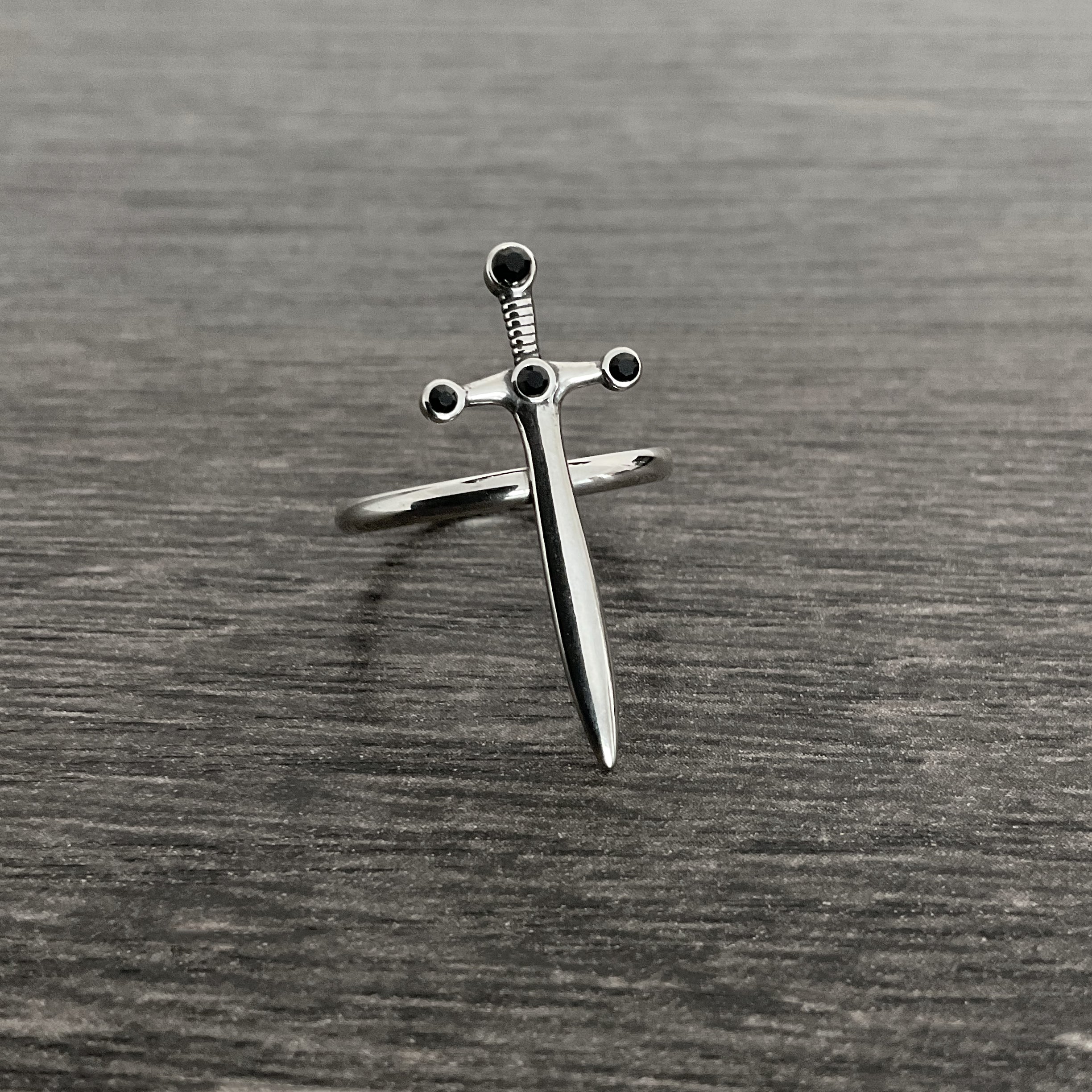 Dagger ring