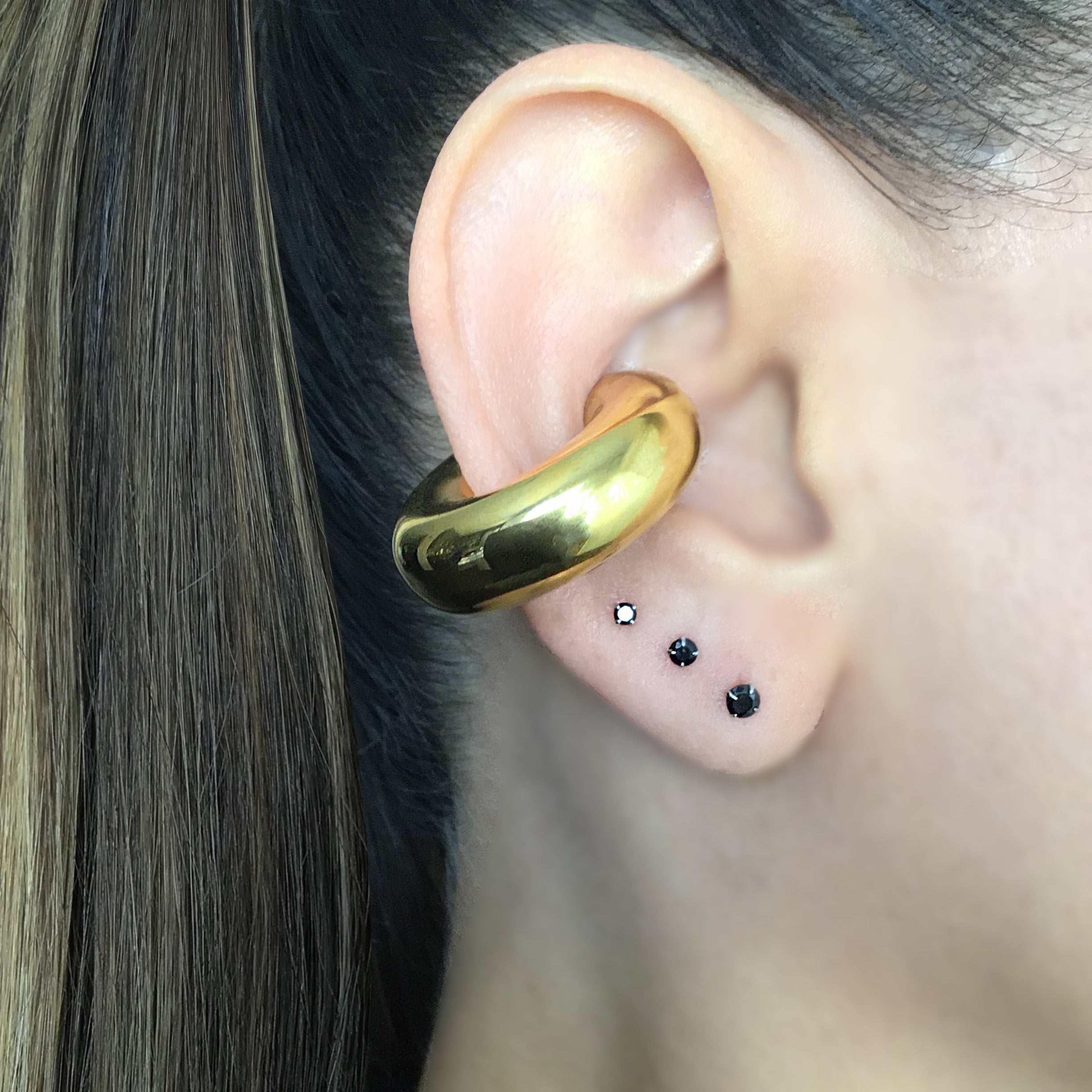 Chunky Ear cuff no piercing in Black