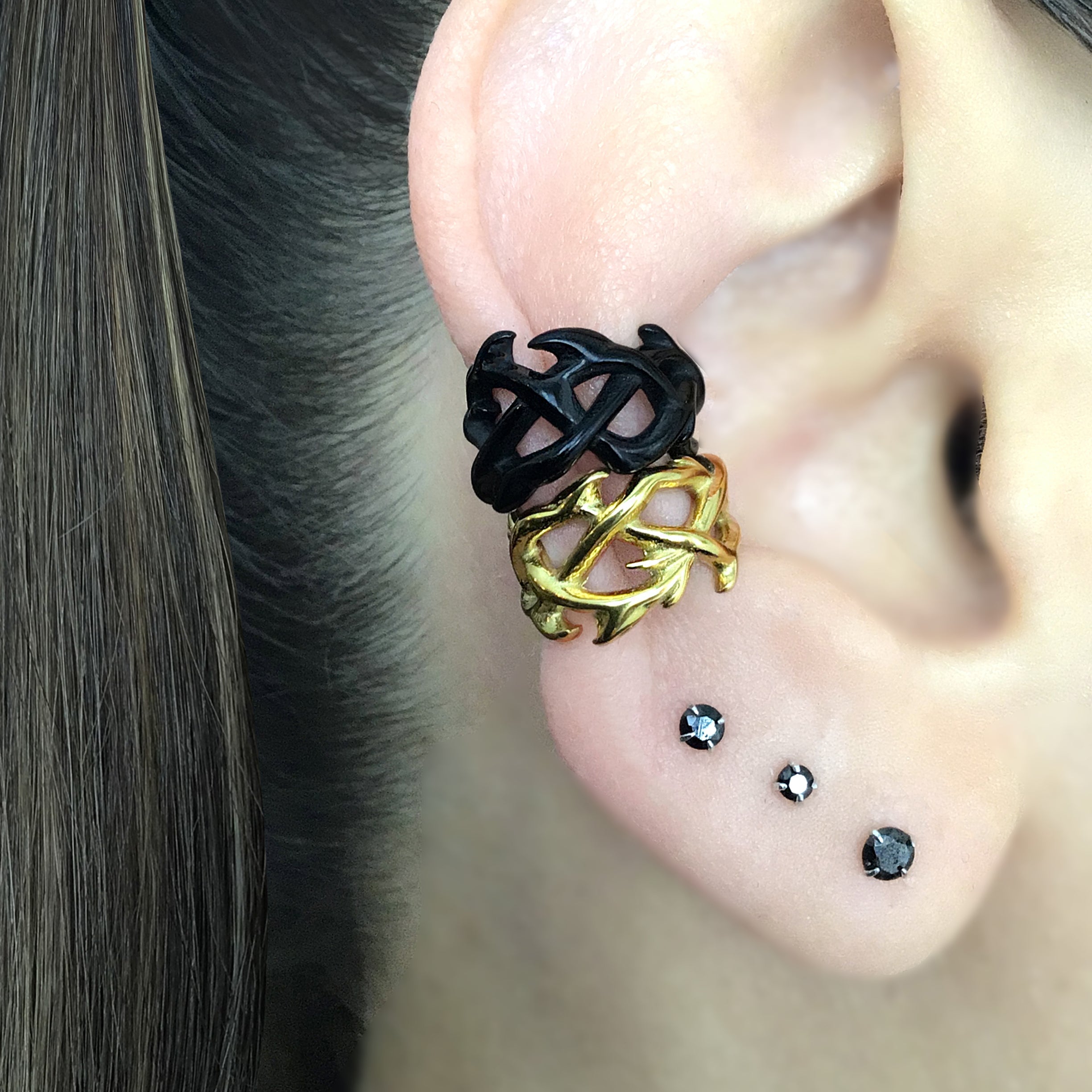 Thorns wide ear cuff no piercing