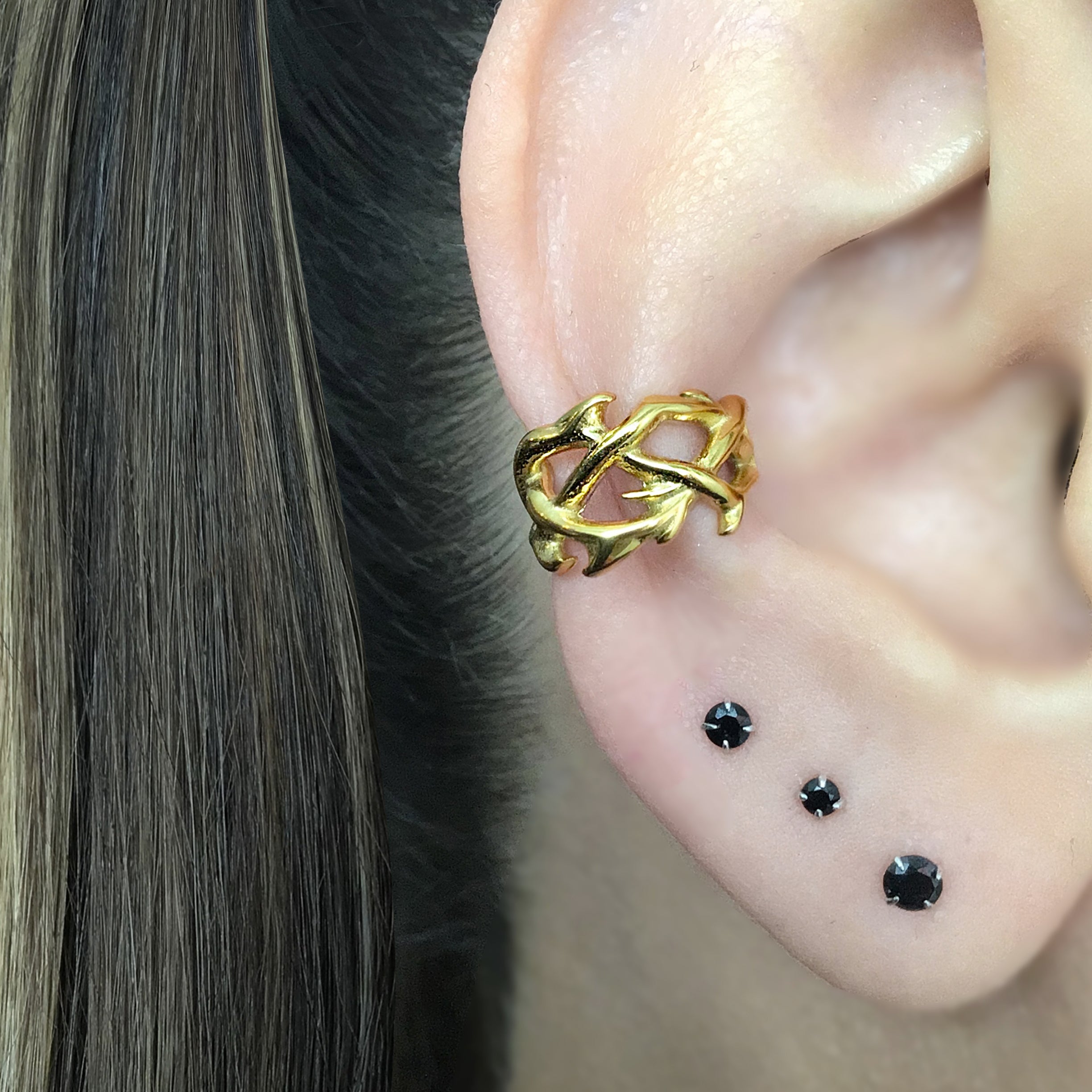 Thorns wide ear cuff no piercing